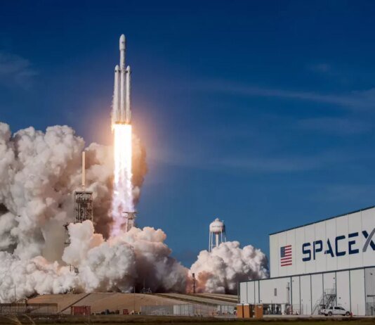 Інвестор SpaceX заявив про неминучу появу центрів обробки даних для ШІ на орбіті