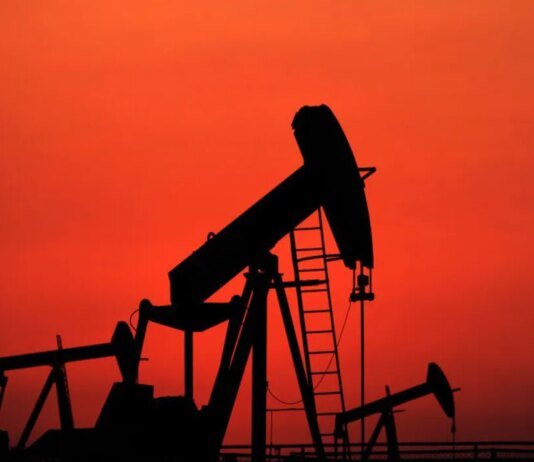 Ціни на нафту знову пішли вгору після обстрілу цивільного судна в Ормузькій протоці