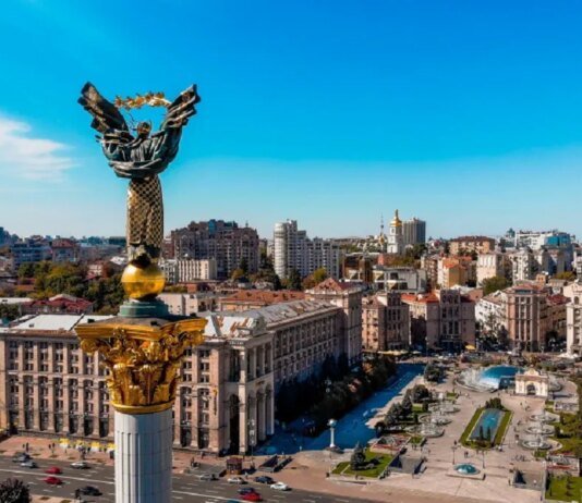 росія атакувала Київ балістикою