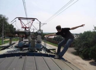 Хотів стати популярним у соцмережах: на Чернігівщині підлітка притягнули до відповідальності за «зачепінг»