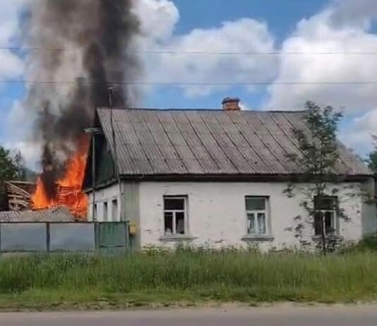 Росіяни кілька разів атакували Семенівку FPV-дронами: пошкоджено авто та цивільну інфраструктуру