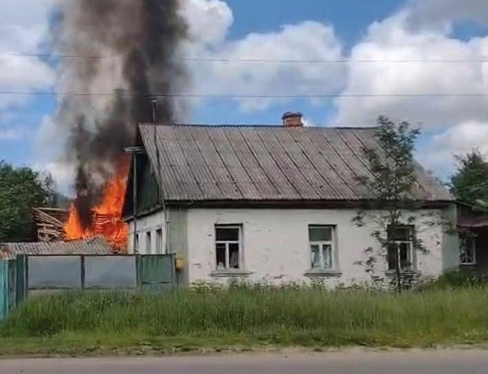 Росіяни кілька разів атакували Семенівку FPV-дронами: пошкоджено авто та цивільну інфраструктуру