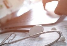 Отримували фінансування за послуги, яких не було: на Чернігівщині двом директорам лікарень оголосили підозру