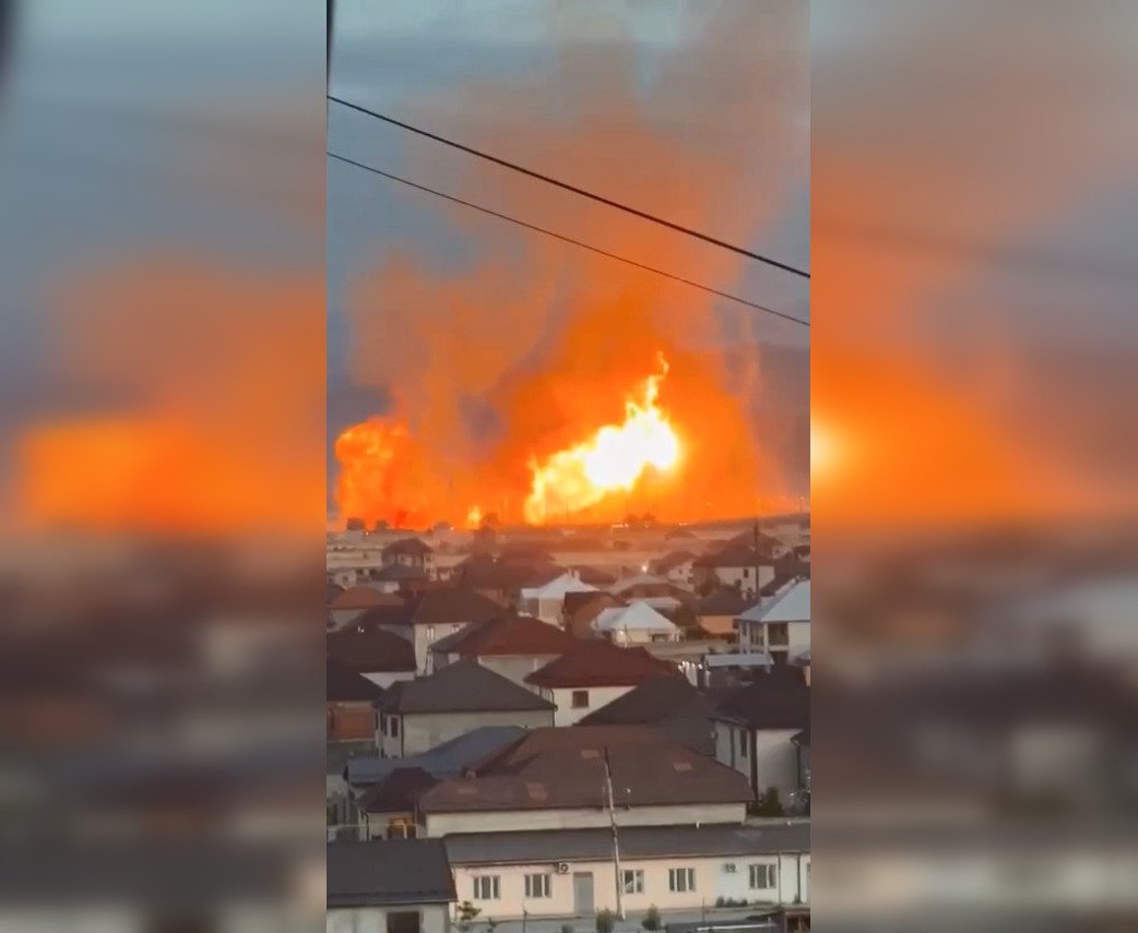 В Дагестане прогремели взрывы на магистральном газопроводе: пламя достигает 15 м в высоту (видео)