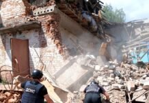 Ховалася у підвалі під час атаки: під завалами ліцею загинула жителька Сновщини