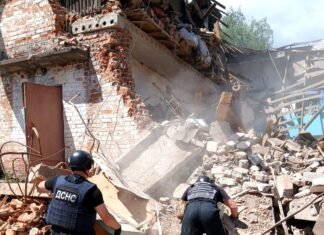 Ховалася у підвалі під час атаки: під завалами ліцею загинула жителька Сновщини