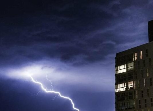 На Чернігівщину насуваються грози, шквали та град: оголошено жовтий рівень небезпеки