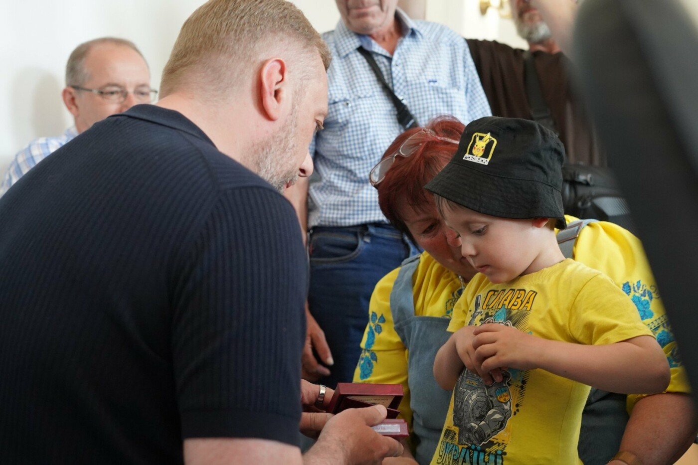 Родинам загиблих воїнів із Сосницької громади передали посмертні державні нагороди