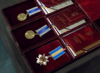 Шестеро жителів Чернігівщини отримали державні нагороди та почесні звання до Дня Конституції України
