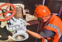 У Чернігові ремонтують важливу ділянку тепломережі, яка працює понад пів століття