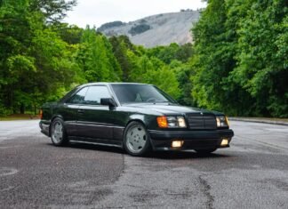 Их выпустили всего три: самый дорогой Mercedes W124 оценили в $900 000 (фото)
