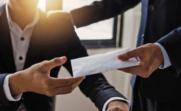 Женщинам платят значительно меньше: в каких отраслях гендерный разрыв в зарплатах самый большой