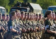 Идут добровольно даже в пехоту: в ВСУ растет количество женщин-военнослужащих