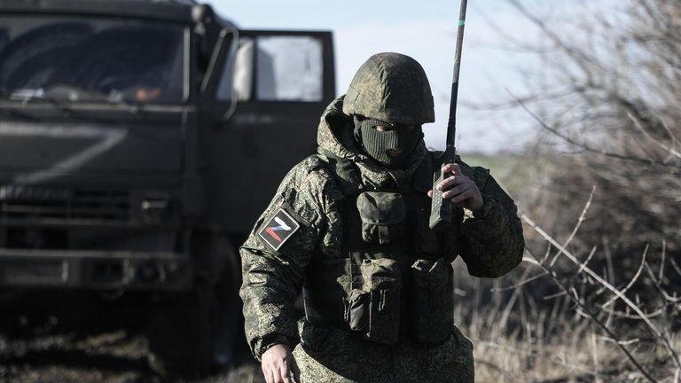«Идут по одному»: военный рассказал, как ВС РФ изменили тактику ведения боев на фронте