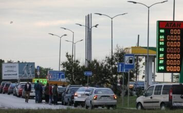 Вслед за бензином: в Крыму начали ограничивать продажу продуктов