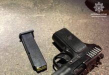 Стрілянина біля магазину у Чернігові: поліція затримала 22-річного чоловіка