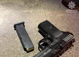 Стрілянина біля магазину у Чернігові: поліція затримала 22-річного чоловіка