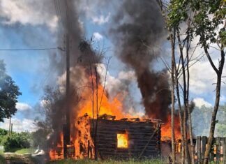 Росіяни атакували село на Чернігівщині: важко поранений 15-річний хлопець