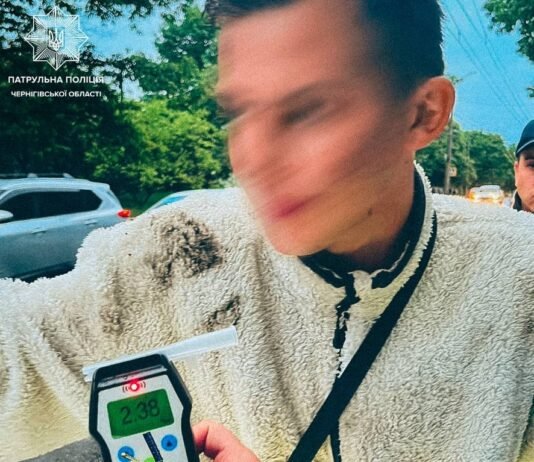 У Чернігові п‘яний 18-річний мотоцикліст влаштував перегони з патрульними