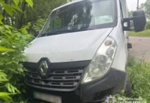 Дрон рф вдарив по автівці, яке розвозило хліб жителям прикордоння Чернігівщини: водій у лікарні