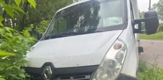Дрон рф вдарив по автівці, яке розвозило хліб жителям прикордоння Чернігівщини: водій у лікарні