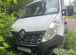 Дрон рф вдарив по автівці, яке розвозило хліб жителям прикордоння Чернігівщини: водій у лікарні