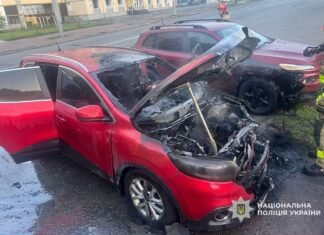 Спалив авто та пошкодив ще одну машину: чернігівцю повідомили про підозру