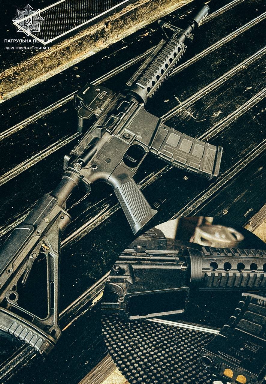 У Чернігові чоловік ходив містом з іграшковим автоматом: перехожі викликали поліцію
