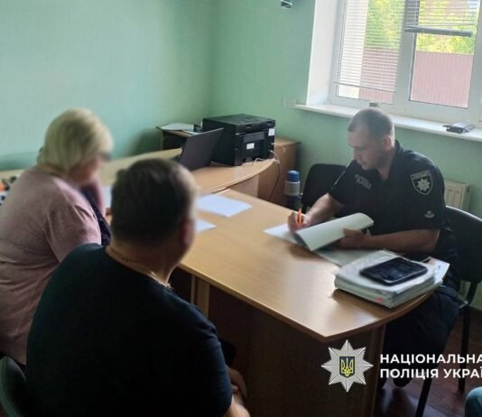 Понад 340 тис грн збитків: на Чернігівщині головбуха лікарні підозрюють у незаконному нарахуванні доплат