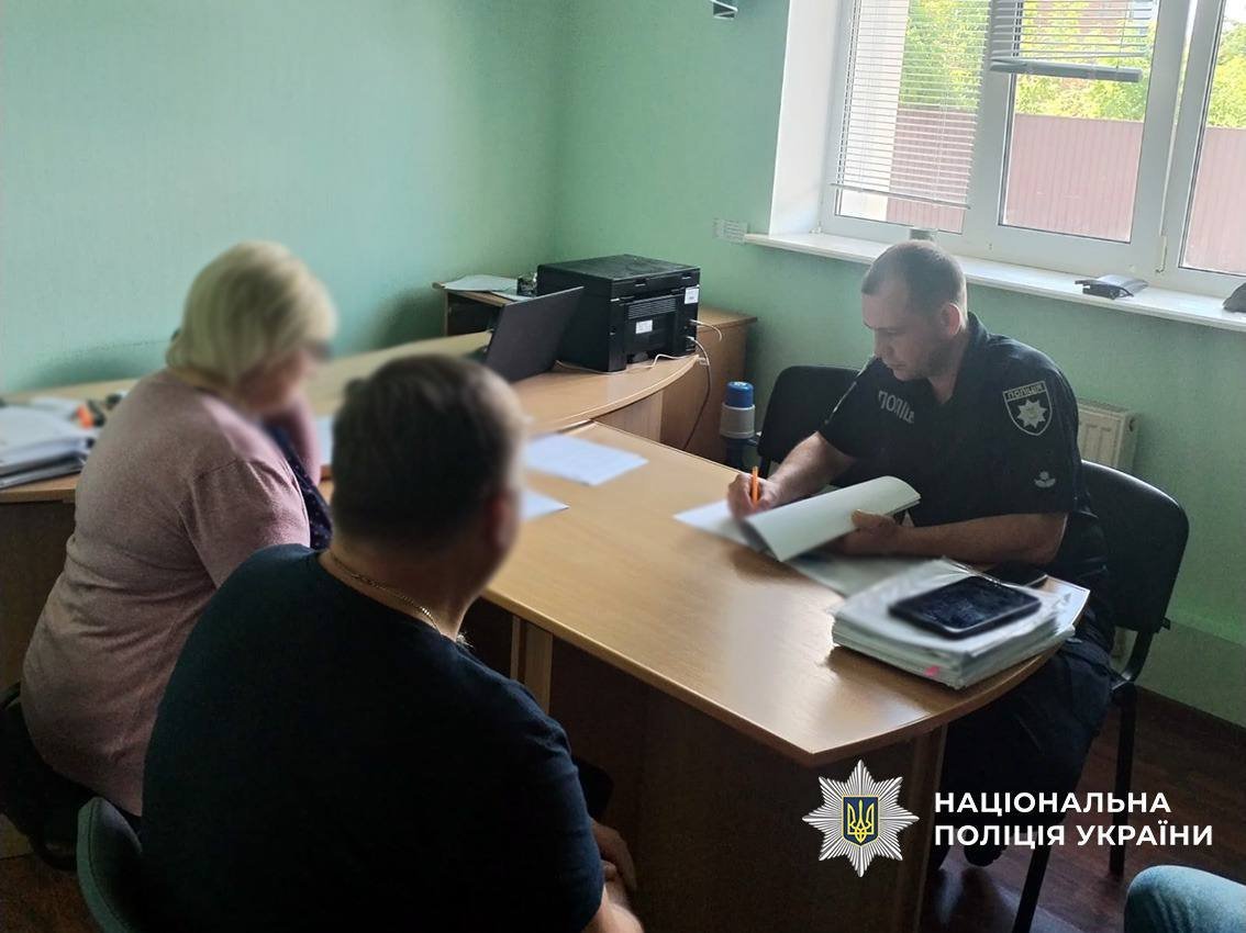 Понад 340 тис грн збитків: на Чернігівщині головбуха лікарні підозрюють у незаконному нарахуванні доплат