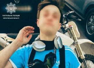 На парковці торгового центру у Чернігові виявили нетверезого мотоцикліста