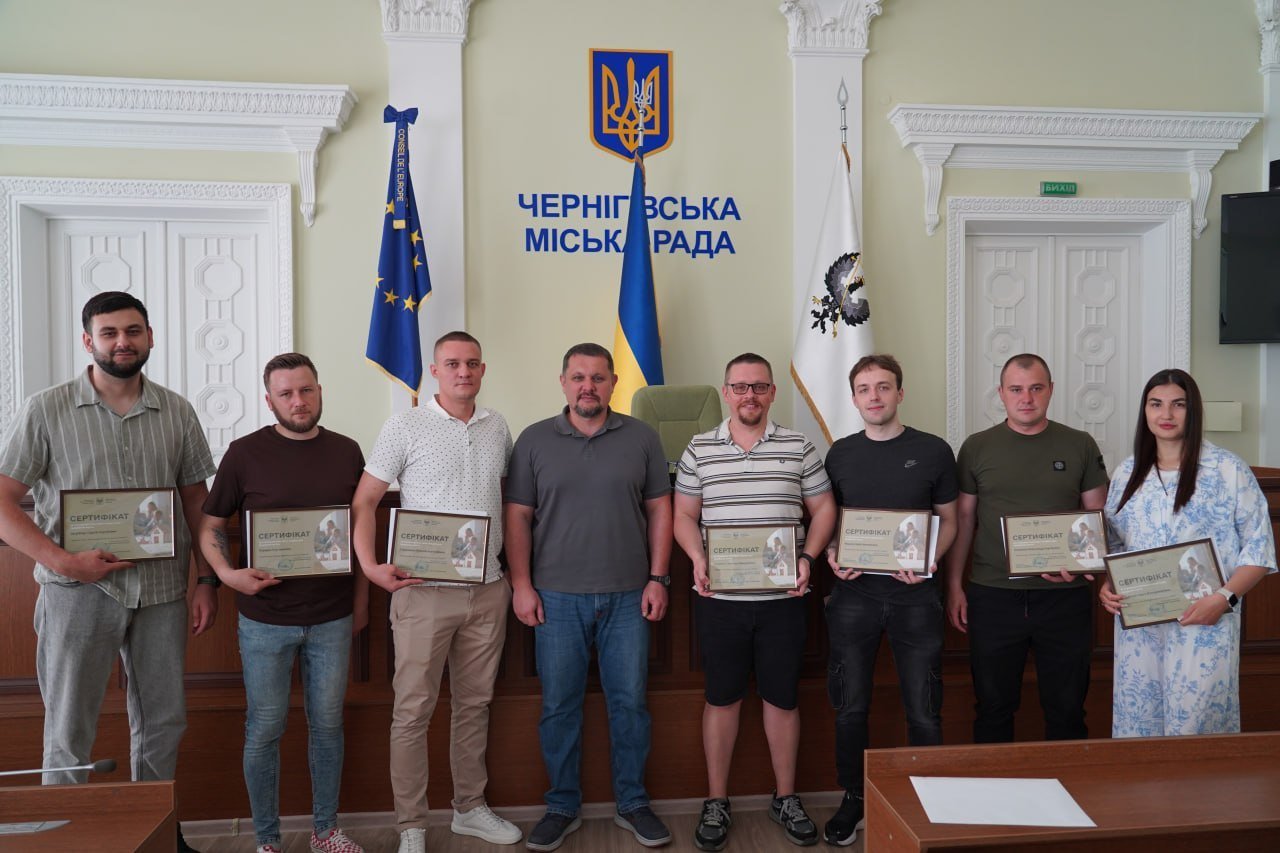 У Чернігові молодими сімʼям вручили сертифікати на пільгове житлове кредитування