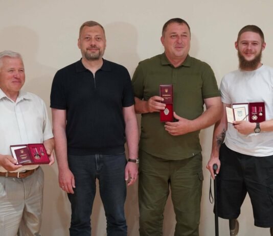 Медики, волонтери, рятувальники та старости: хто з жителів Чернігівщини отримав державні нагороди