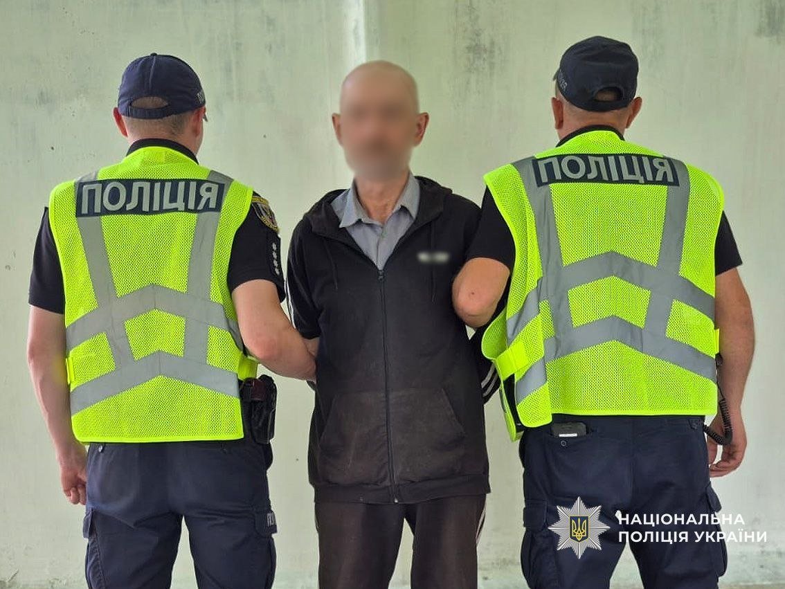 Сусіди знайшли тіло жінки в будинку на Чернігівщині: у вбивстві підозрюють співмешканця