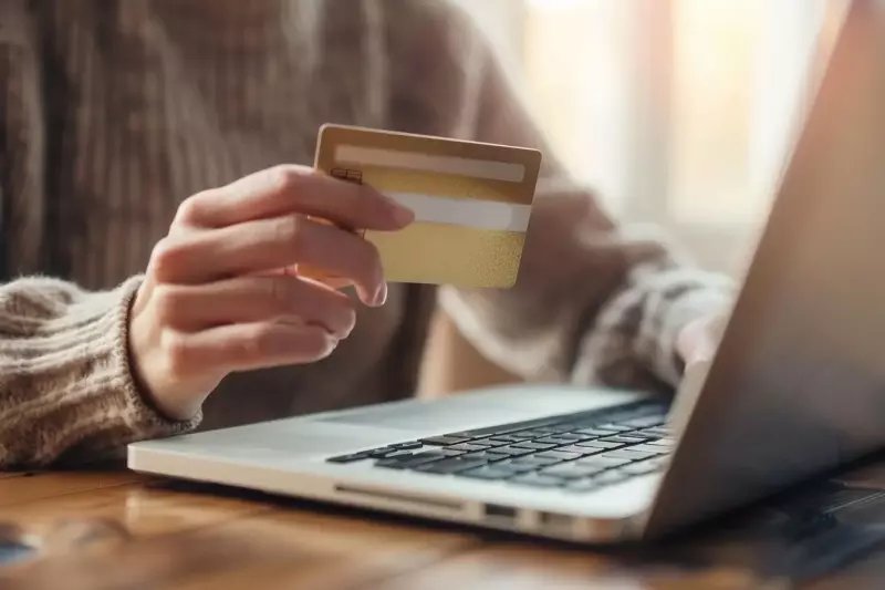 У Чернігові шахраї оформили на жінку два кредити на понад 37 тисяч гривень