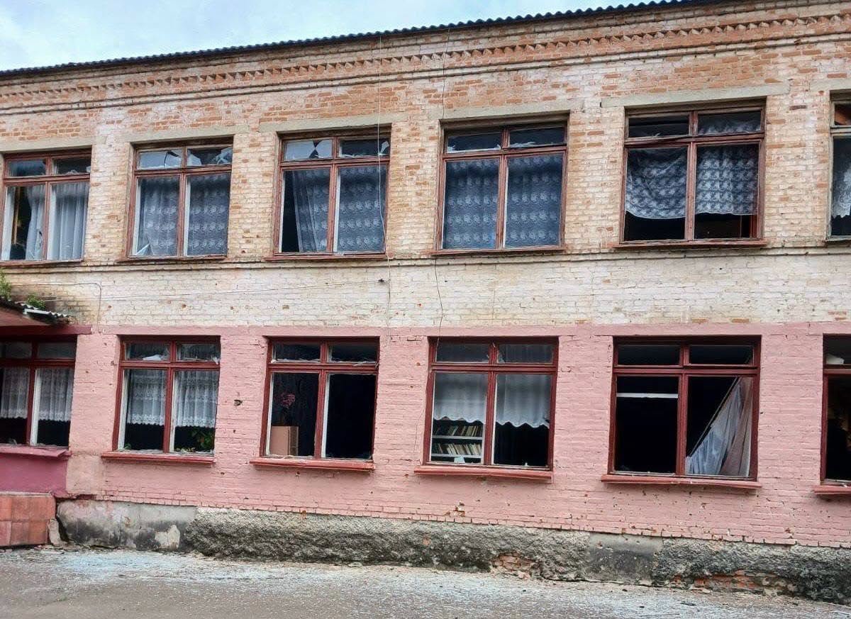 Росіяни вдарили “Ланцетом” по школі на Чернігівщині