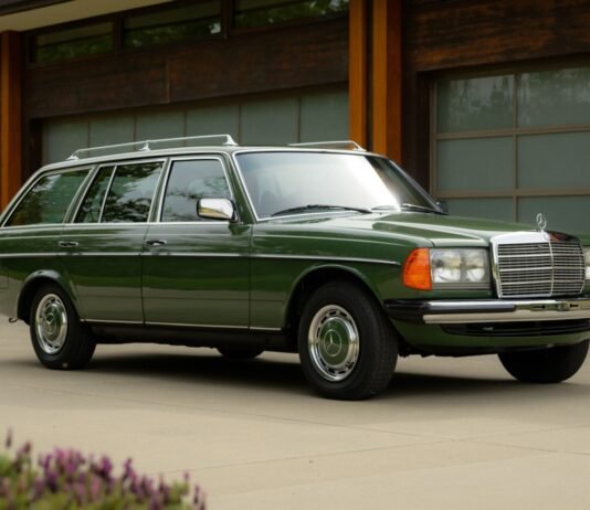 Жертва землетрясения: 47-летний Mercedes W123 продают по цене нового «Гелендвагена» (фото)