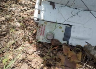 На Чернігівщині електромонтер натрапив у лісі на російський дрон із позначкою радіаційної небезпеки