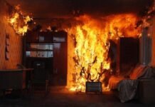 У Чернігові внаслідок пожежі в квартирі загинув чоловік: шістьох мешканців евакуювали