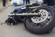 Мотоцикл «Спарк» перекинувся на Чернігівщині: постраждало двоє людей