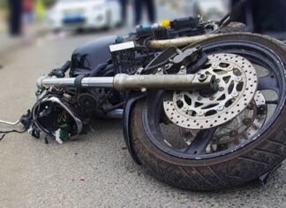 Мотоцикл «Спарк» перекинувся на Чернігівщині: постраждало двоє людей