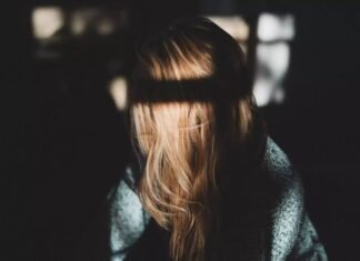 На Чернігівщині судитимуть 49-річного чоловіка, який вчинив сексуальне насильство над 13-річною падчеркою