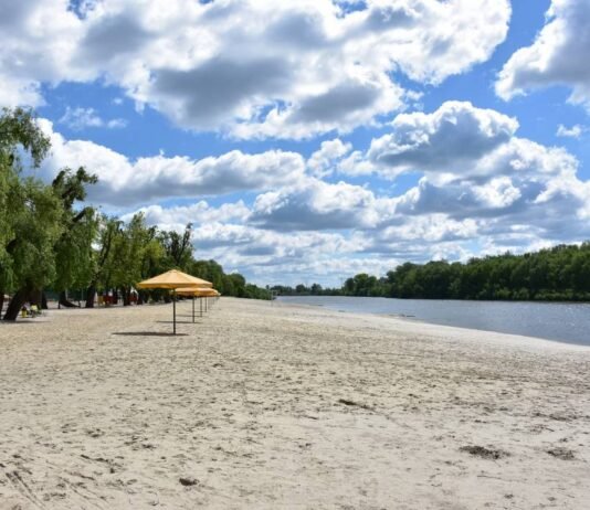 Фахівці перевірили воду на «Золотому березі» у Чернігові: що виявили
