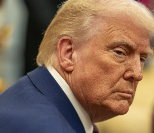 Адміністрація Трампа хоче створити єдину базу шпигунів і потенційних агентів, ЦРУ та ФБР виступають проти – NYT