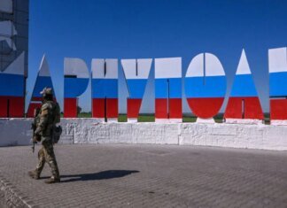 рф перекидає війська через Маріуполь малими групами під прикриттям цивільних авто
