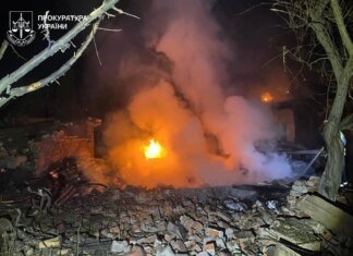 Четверо людей постраждали, на фермі загинули телята через російські удари на Харківщині