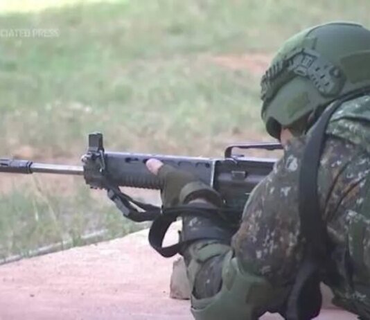 Тайвань відновлює "антикомуністичні" заняття для випускників військових академій