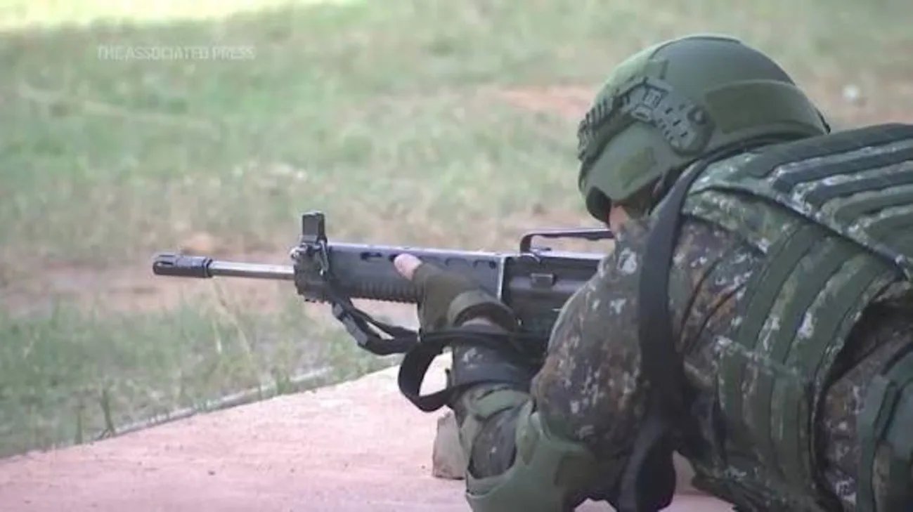 Тайвань відновлює "антикомуністичні" заняття для випускників військових академій