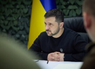 "Сибір теж досяжний для української влучності" — Президент про ураження дронами FP-1 НПЗ в Омську