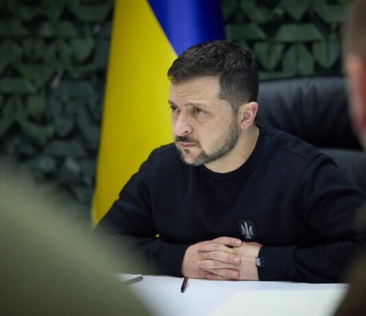 "Сибір теж досяжний для української влучності" — Президент про ураження дронами FP-1 НПЗ в Омську